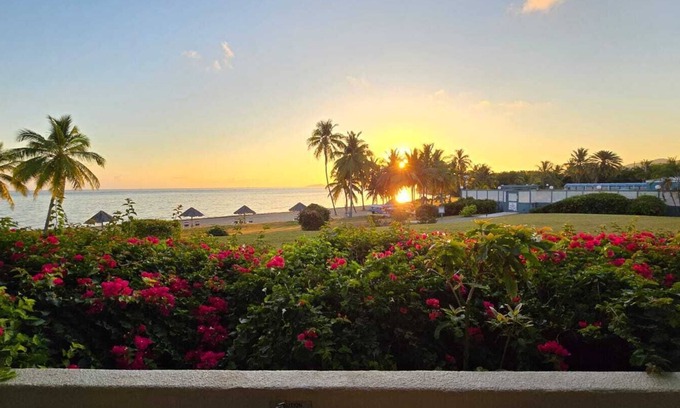 Estate Golden Rock Condominio | Breathtaking Ocean Views Condo with Private Beach Access.