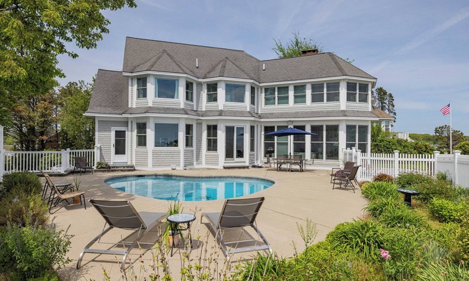 Kennebunk Casa | Breathtaking Ocean Front Home With Pool