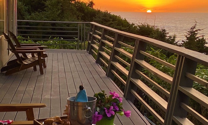 Beverly Beach Casa | Breathtaking ocean views & adventure at your doorstep