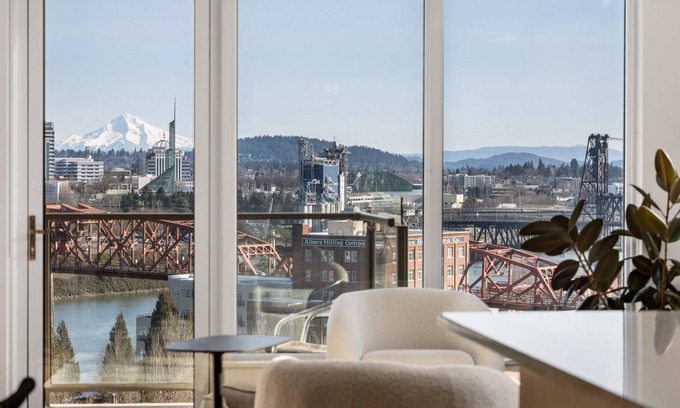 Northwest Portland Casa | Breathtaking Panoramic Views of Mt. Hood, Willamette River, & City, Pet Friendly + Reserved Parking