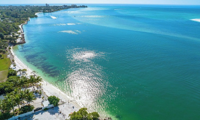 Bay Isle Casa | Breathtaking Pet Friendly 4Bed Home w Private Pool!