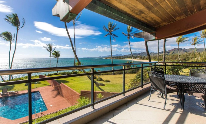 Wailua House Lots Condominio | Ático frente al mar con tres dormitorios frente al mar en el lado este