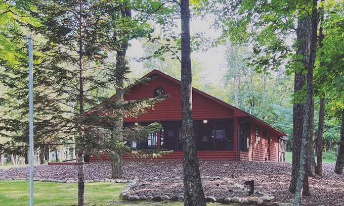 Crosby Cabina | Breathtaking "up north" lake cabin experience
