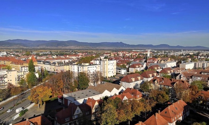 Quartier Saint-Leon Apartamento | Breathtaking view of Colmar - Beautiful 15th-floor apartment with elevator and parking space