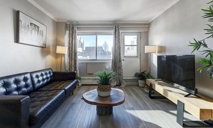 Downtown Montreal Apartamento | Breathtaking Views and Downtown Energy