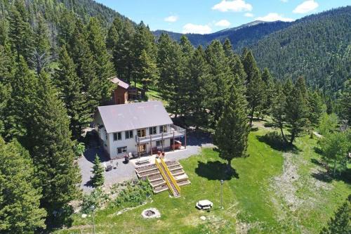 Island Park Casa | Breathtaking Views Close to Yellowstone