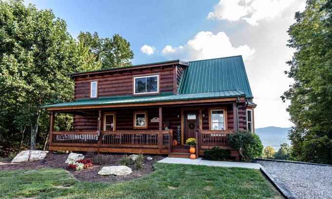 Boomer Cabina | Breathtaking views from Majestic Mountains "All Honey Ridge"