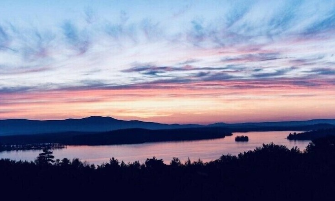 Weirs Beach Condominio | Breathtaking views! Kitchen! King bed! Summer Concerts!