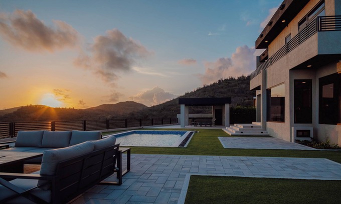 Jamanota Casa | Breathtaking views on top of the Jamanota Hill - New Modern Residence