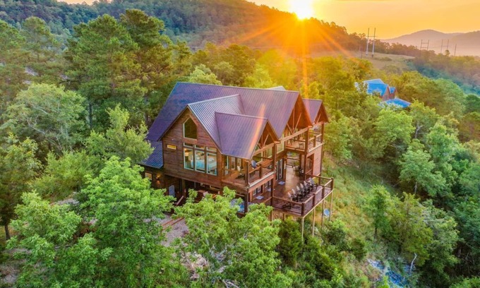 Broken Bow Cabina | Breathtaking views, rare find!