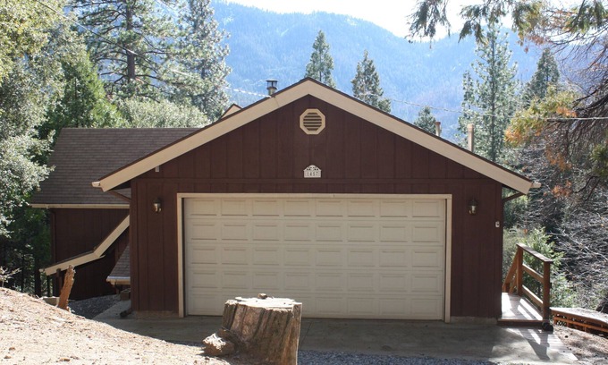 Springville Cabina | Impresionantes vistas de Slate Mountain y el Sequoia National Forest.