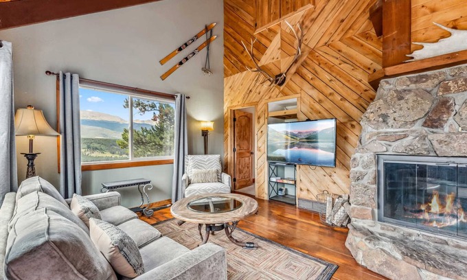 Huron Heights Casa | Breck Mountain Retreat w/ 2 Decks & Stunning Views