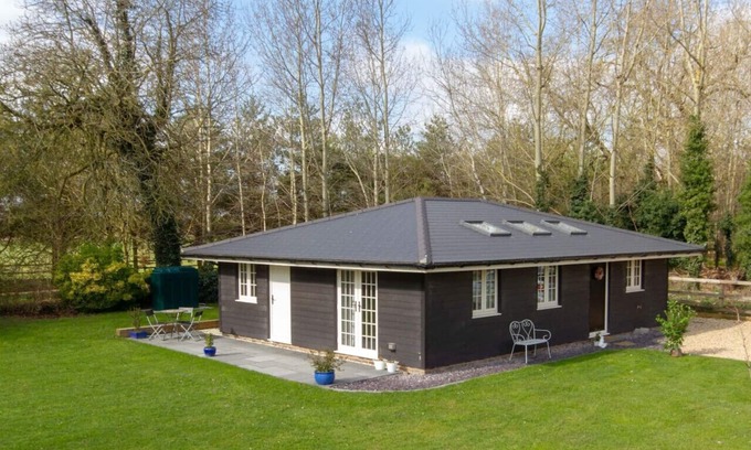 Hockwold cum Wilton Cabaña | Breckland Cottage - Secluded Country Getaway