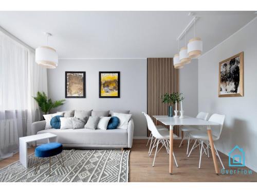 Przymorze Apartamento | Breeze Apartment - Charming Place, 15 Minutes to Gdańsk Old Town & 5 Minutes to Seaside