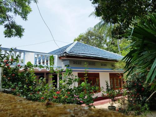 Uppuveli Casa | Breeze Guest House
