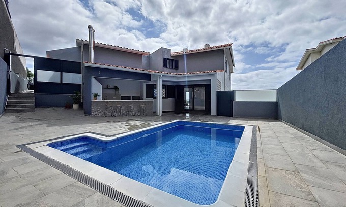 Canico Chalet De Esquí | Breeze House 1 by Atlantic Holiday