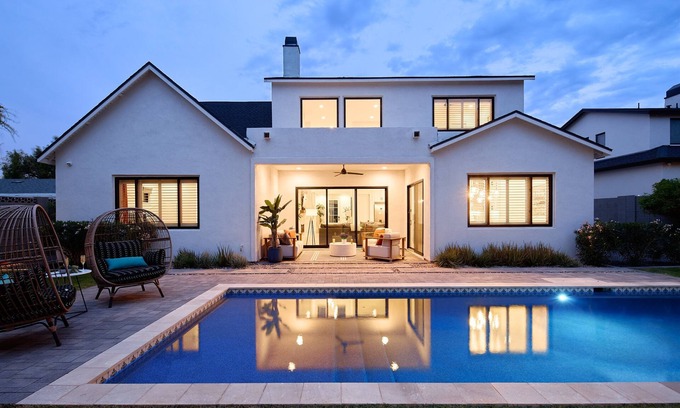Wilshire Terrace Casa | Breeze - Sparkling Pool - Mins to Old Town