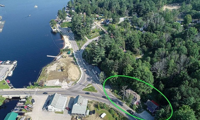 Alton Casa | Breezy Accommodations at Alton Bay. Walk to Town Beach and New Boat Ramp