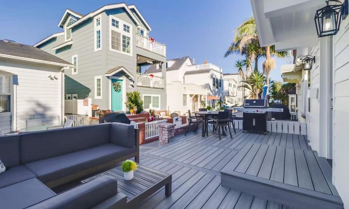 Mission Beach Casa | Breezy Bayside Cottage