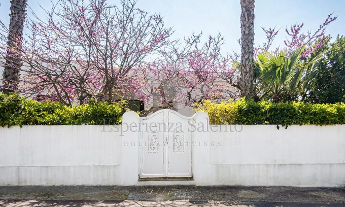 Marina di Mancaversa Casa | Breezy Beach House
