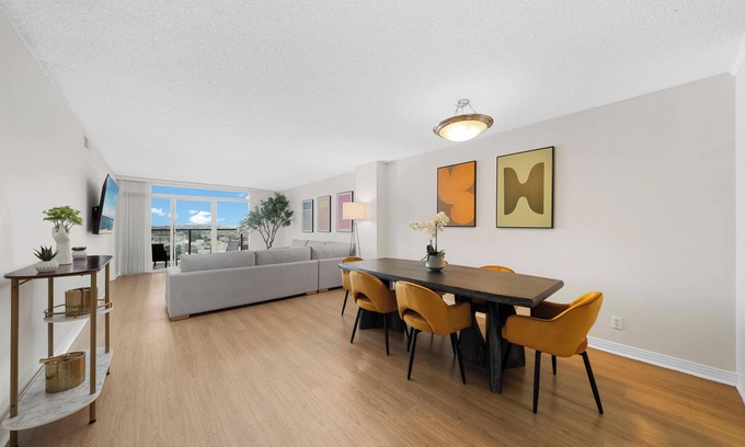 Marina Peninsula Apartamento | Breezy & Beautiful 3BR Marina del Rey Getaway
