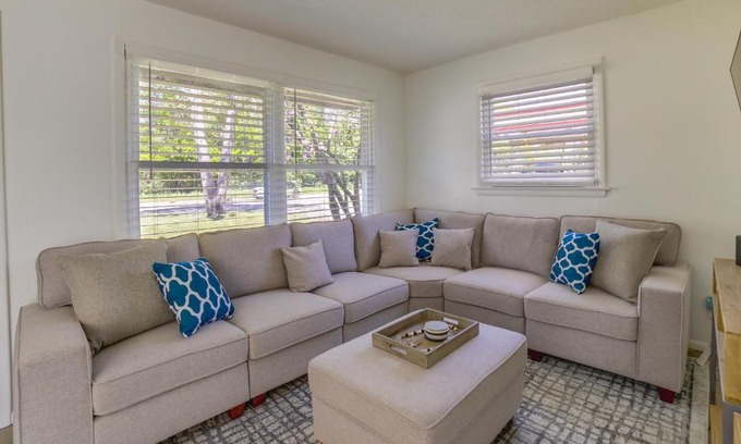 Lake City Casa | Breezy Lake City Getaway - Walk to Englewood Beach