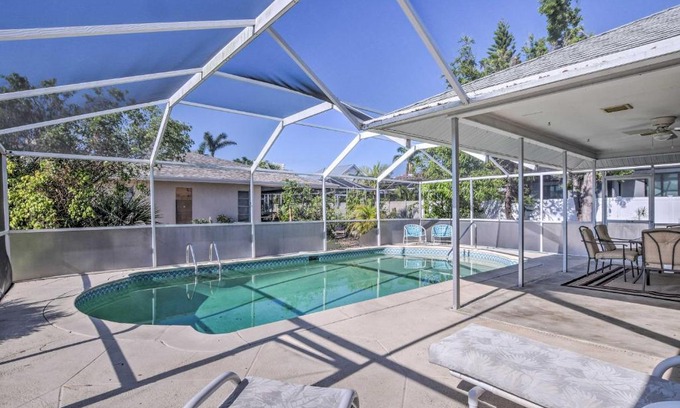Marco Island Casa | Breezy Marco Island Home with Pool - Walk to Beach!