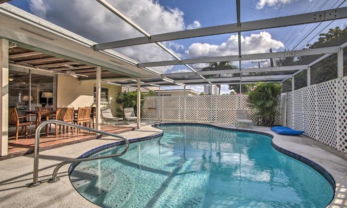 Singer Island Casa | Breezy Updated Home - Walk to Beach and Restaurants!