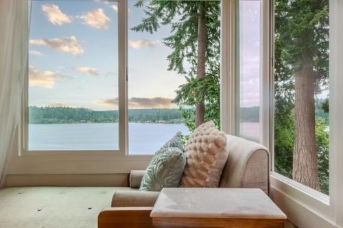 Rollingbay Casa | Bremerton Waterfront Cottage
