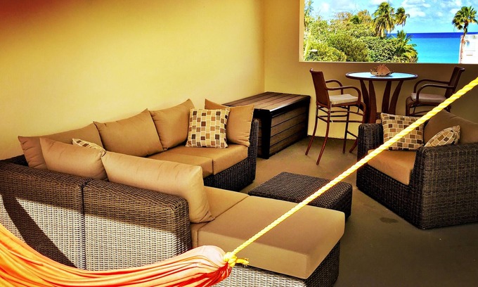 Mediania Baja Condominio | Brenda's Sun-Kissed Ocean View Rooftop Beachfront Penthouse Condo 2,250 pies cuadrados