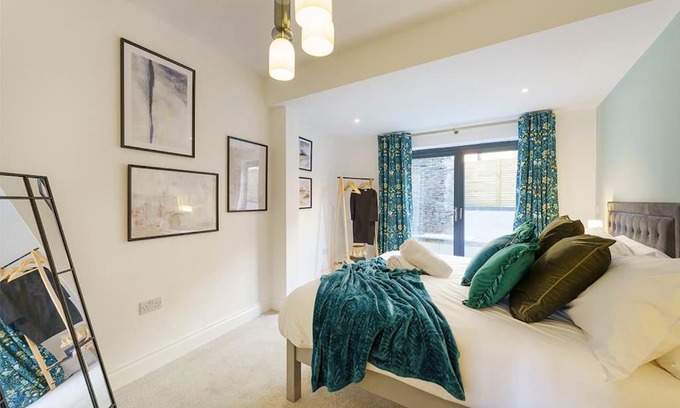 Staple Hill Apartamento | Bressingham - 2 Bedroom Luxury Apartment by Mint Stays