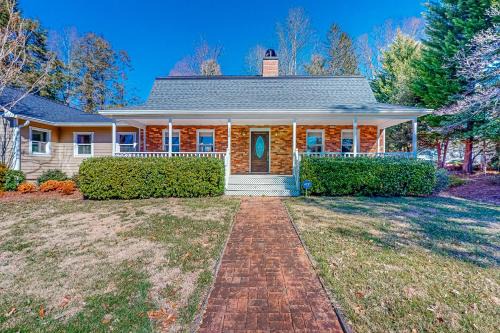 Brevard Casa | Brevard Bungalow