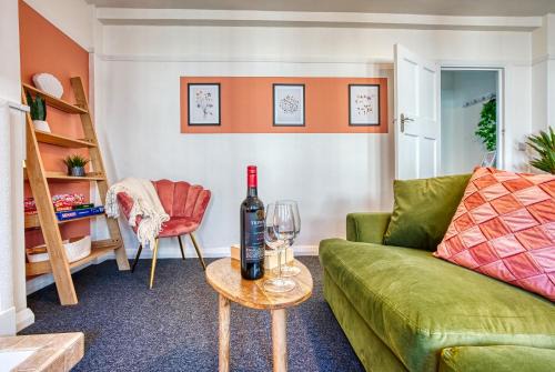 Cirencester Apartamento | Brewery Loft - 3 Bedroom Bright Spacious apartment in the centre of town, Wifi, Netflix