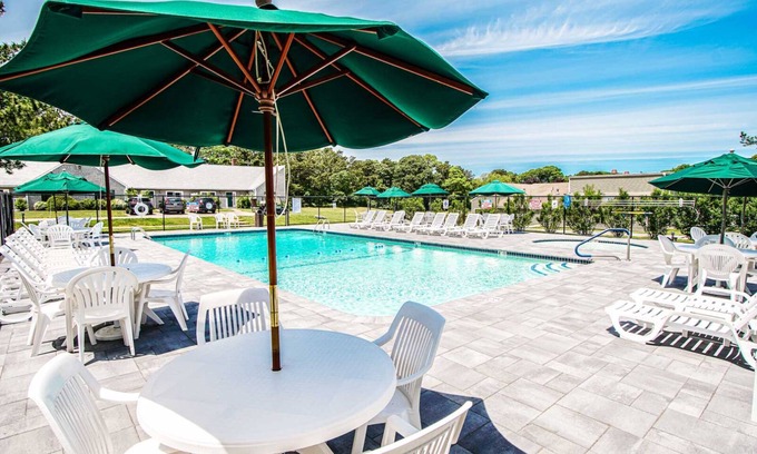 Brewster Complejo | Brewster Green Resort 3-bedroom unit w/2 pools-one indoor, hot tub, fitness room