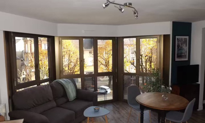 Charleville-Mezieres Apartamento | Briand : Beautiful bright apartment, near train station, ideal for couple