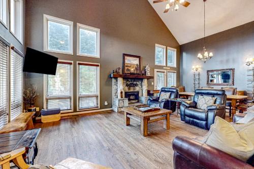 Blowing Rock Casa | Briarcliff Mountain View Lodge