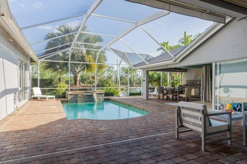 Central Naples Casa | Briarwood-1064 Tivoli Dr