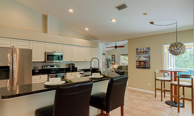 Central Naples Casa | Briarwood- Vintage Ct