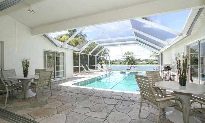 Central Naples Casa | Briarwood - Vintage Lane