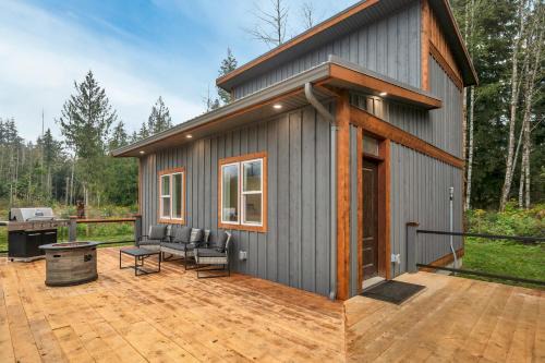 Strathcona Casa | Brickwood Cabin