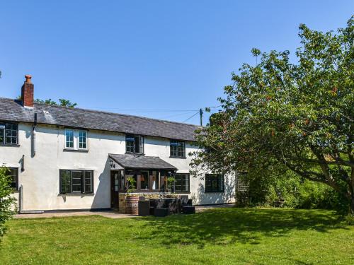 Brimfield Casa | Bridge Cottage