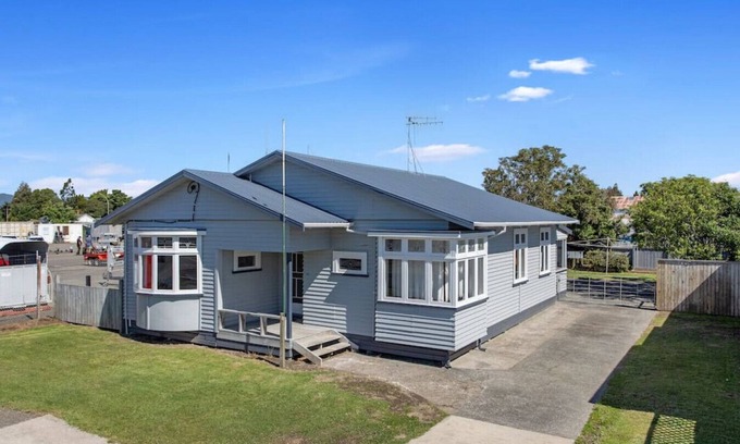 Waiotahi Casa | Bridge Street Accommodation