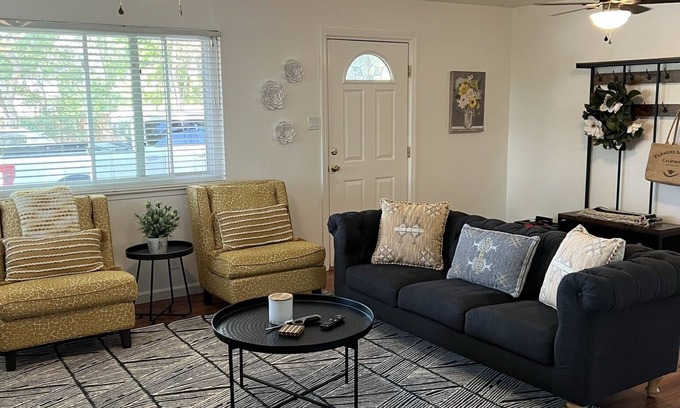 Folsom Casa | Bridge Street Bungalow
