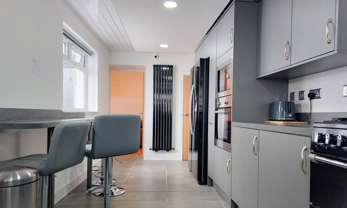 MacMerry Casa | Bridge Street Guest Rooms