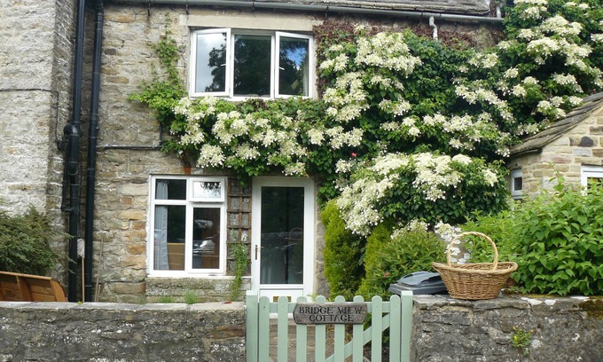 Worton Cabaña | Bridge View Cottage, lovely home from home in Gunnerside, Yorkshire Dales