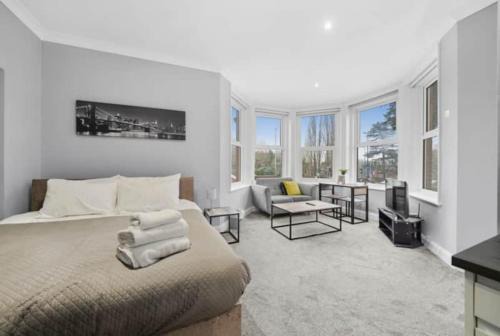 Maidstone Apartamento | BridgeCity Lovely Studio Apartment Free Parking in Maidstone
