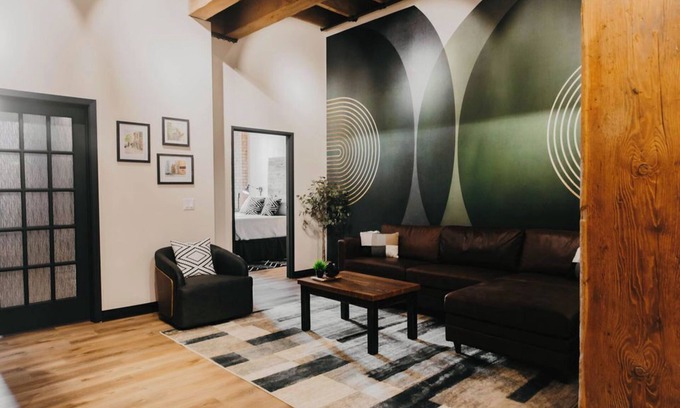 Canal Park Condominio | Bridgeman Loft | The Brix | Pool in Canal Park!