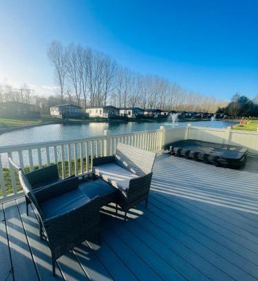 Allerthorpe Casa | Bridgewater Lodge with Hot Tub