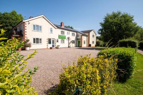 Mansfield Casa | Bridleways Guesthouse & Holiday Homes