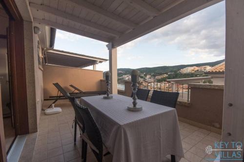 Castelsardo Apartamento | Brigata House - Luxury 2 beds, wifi, balcony,sea view - Key to Villas